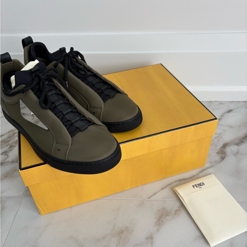 ✨ Fendi Roma Sneakers | New | Men’s 5 / Women’s 8 | Box Included - Picture 16 of 16